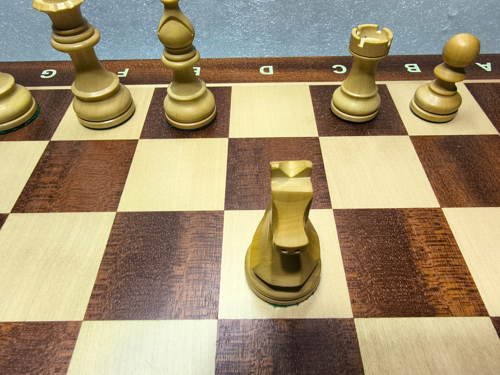 Piezas de Ajedrez Staunton Estilo Alemán 3.75" Boxwood y Ebonizado, Usado
