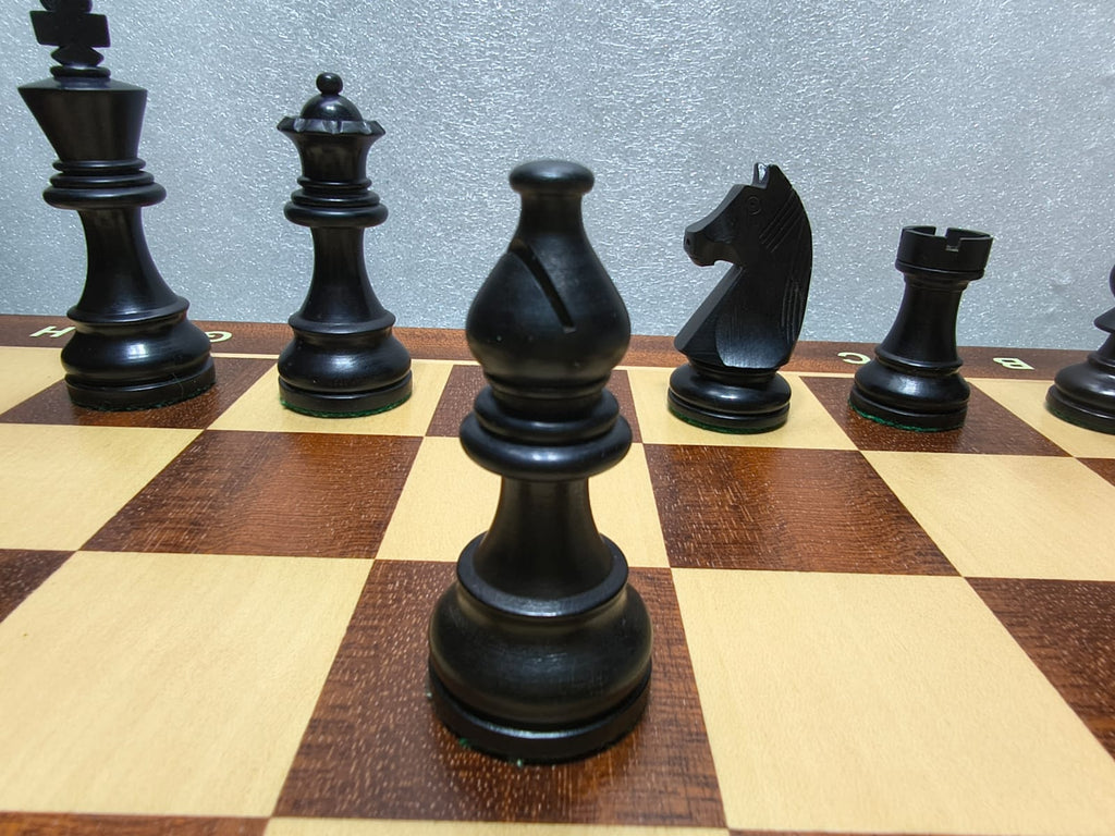 Piezas de Ajedrez Staunton Estilo Alemán 3.75" Boxwood y Ebonizado, Usado