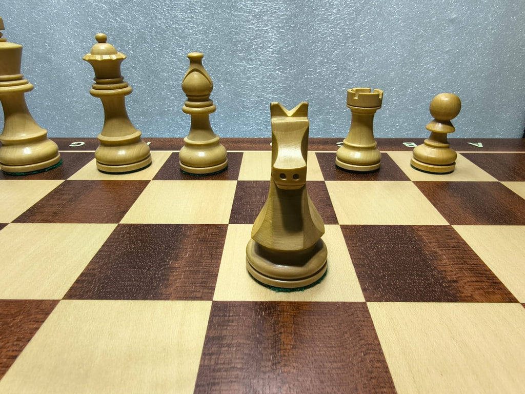 Piezas de Ajedrez Staunton Estilo Alemán 3.75" Boxwood y Ebonizado, Usado