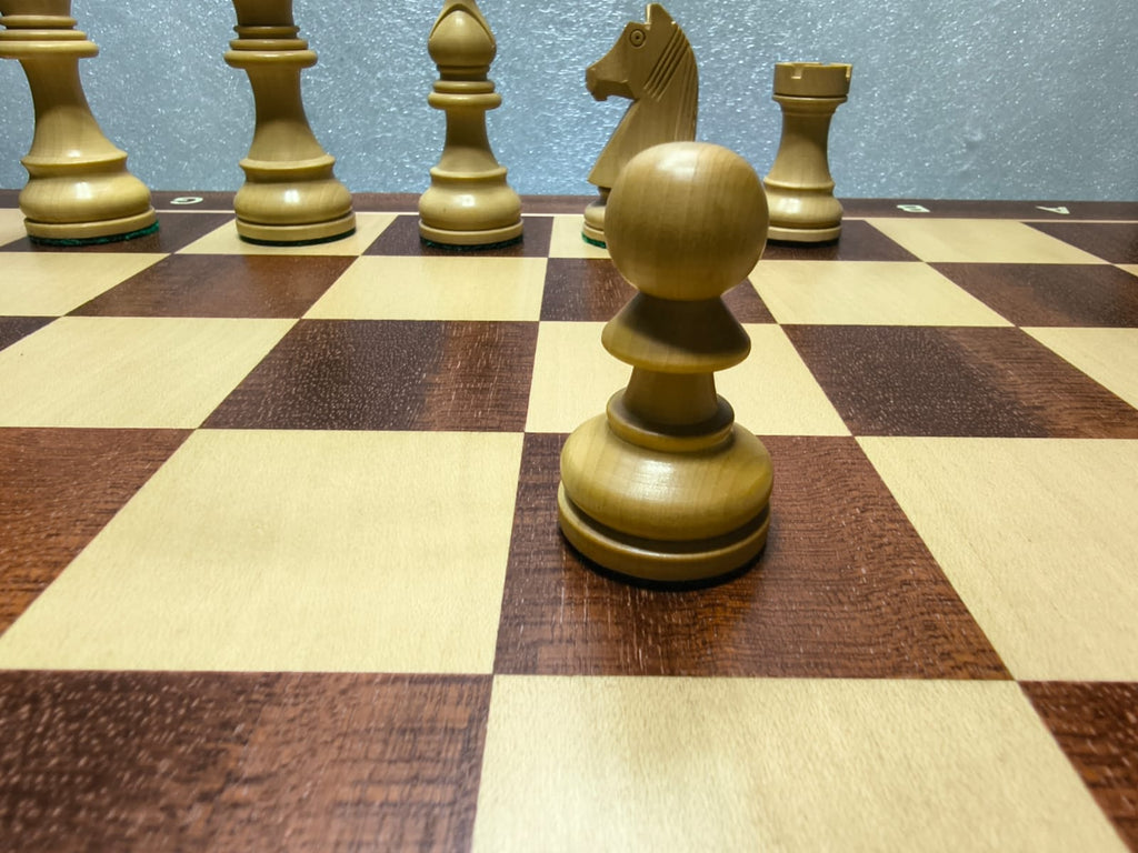 Piezas de Ajedrez Staunton Estilo Alemán 3.75" Boxwood y Ebonizado, Usado