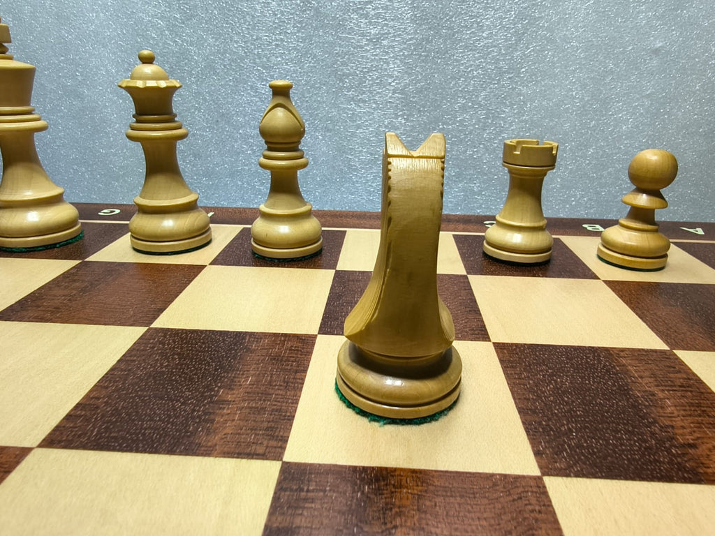 Piezas de Ajedrez Staunton Estilo Alemán 3.75" Boxwood y Ebonizado, Usado