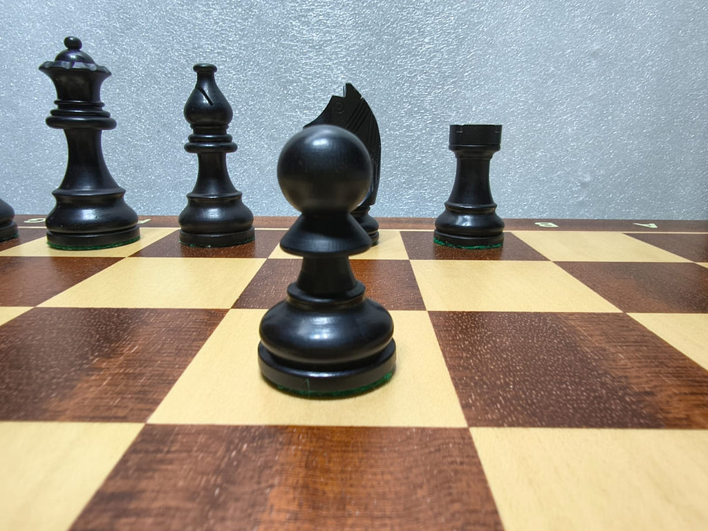 Piezas de Ajedrez Staunton Estilo Alemán 3.75" Boxwood y Ebonizado, Usado