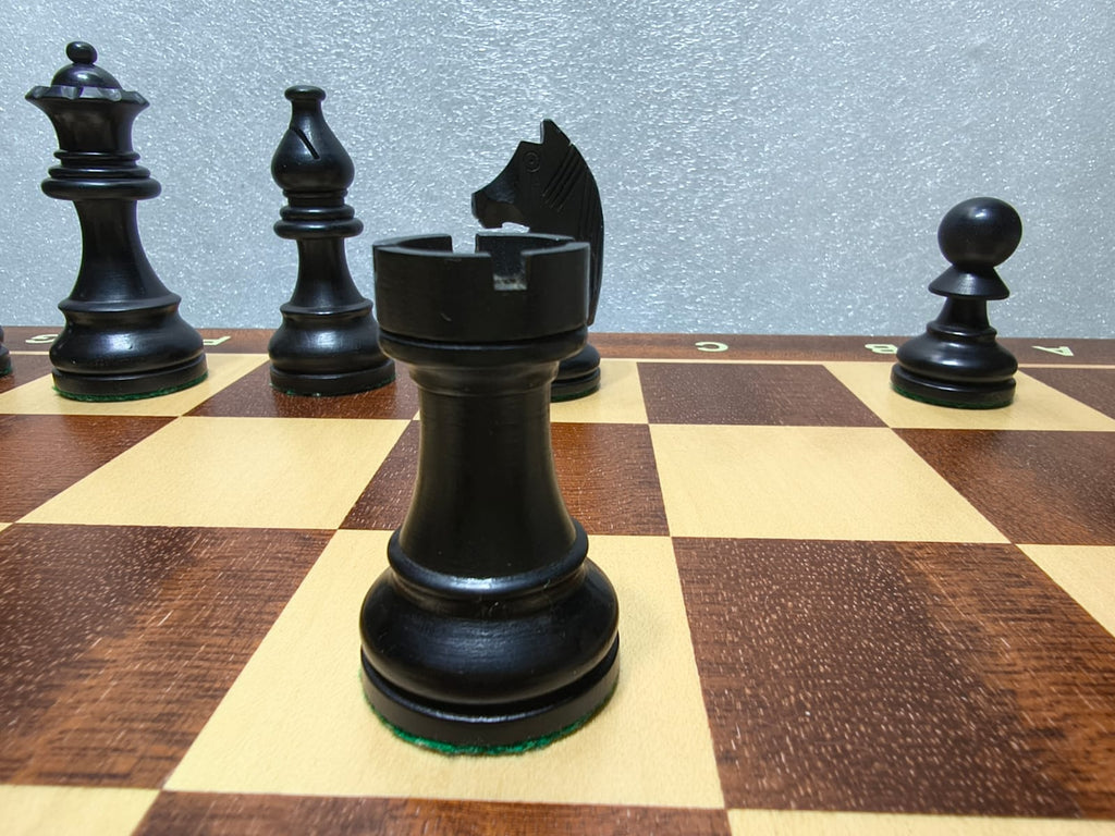 Piezas de Ajedrez Staunton Estilo Alemán 3.75" Boxwood y Ebonizado, Usado
