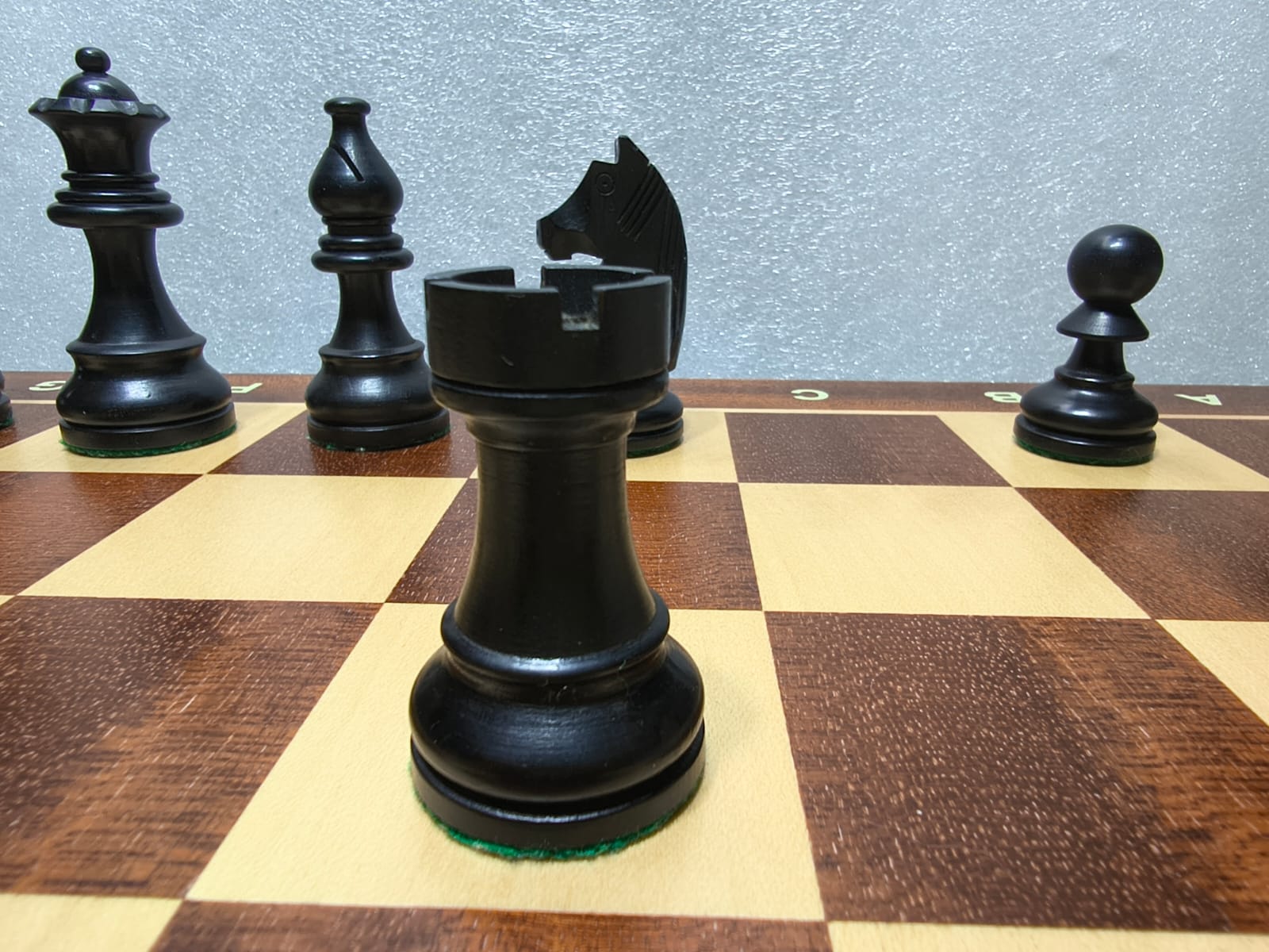 Piezas de Ajedrez Staunton Estilo Alemán 3.75" Boxwood y Ebonizado, Usado