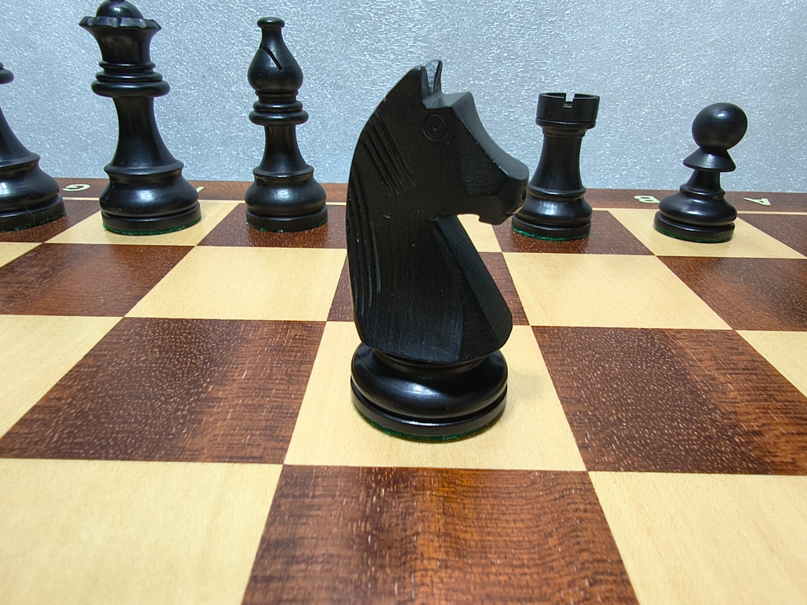 Piezas de Ajedrez Staunton Estilo Alemán 3.75" Boxwood y Ebonizado, Usado