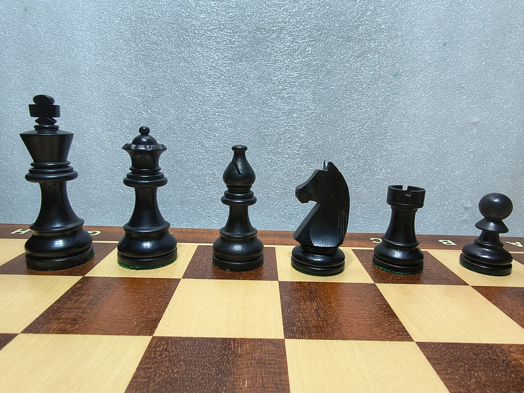 Piezas de Ajedrez Staunton Estilo Alemán 3.75" Boxwood y Ebonizado, Usado