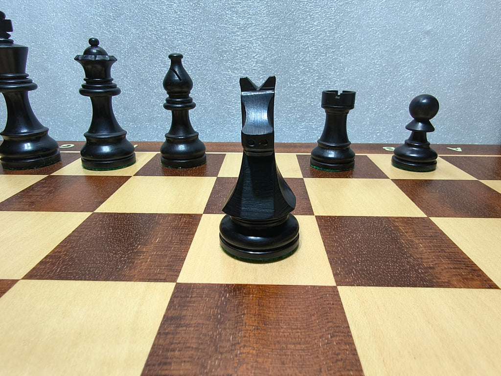 Piezas de Ajedrez Staunton Estilo Alemán 3.75" Boxwood y Ebonizado, Usado