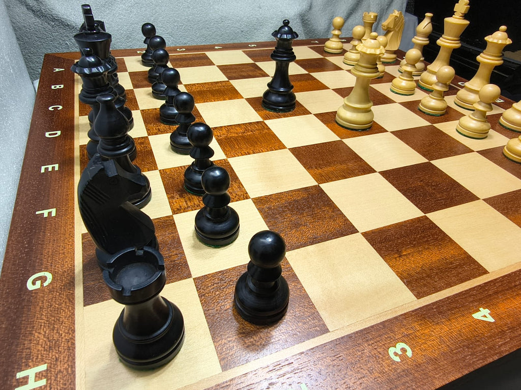 Piezas de Ajedrez Staunton Estilo Alemán 3.75" Boxwood y Ebonizado, Usado
