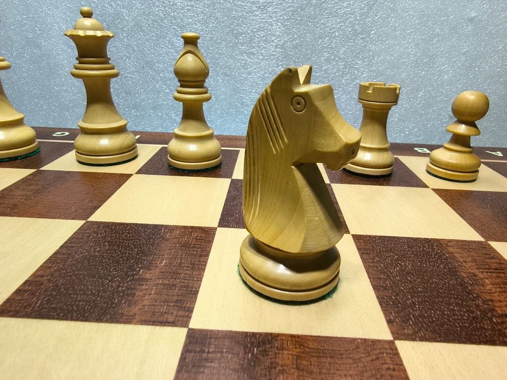 Piezas de Ajedrez Staunton Estilo Alemán 3.75" Boxwood y Ebonizado, Usado