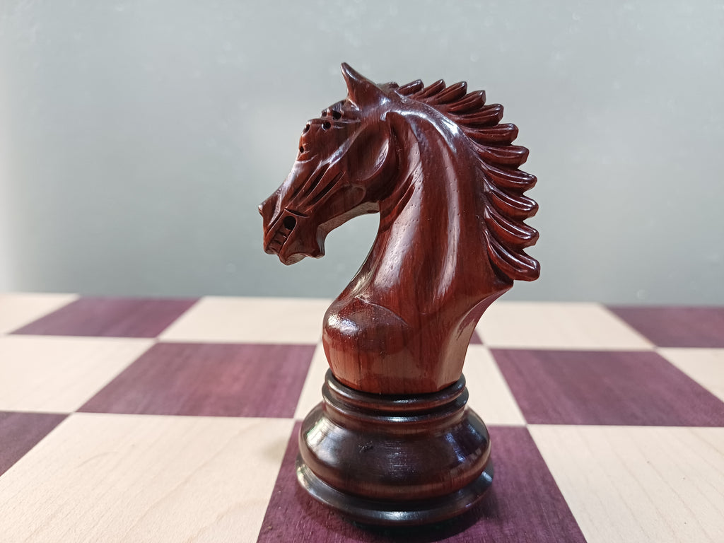 Ajedrez de Lujo Tilted Knight 4.5" | Rosewood (Padauk Africano) y Boj | Royal Chess Mall | Impecable!