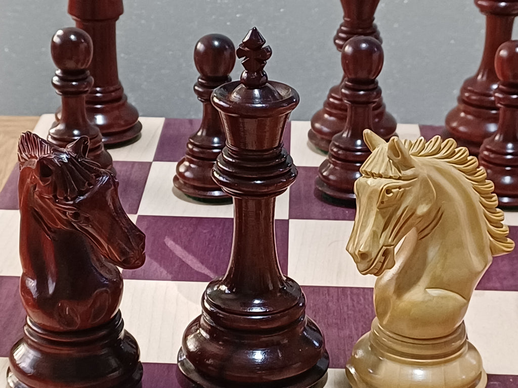Ajedrez de Lujo Tilted Knight 4.5" | Rosewood (Padauk Africano) y Boj | Royal Chess Mall | Impecable!