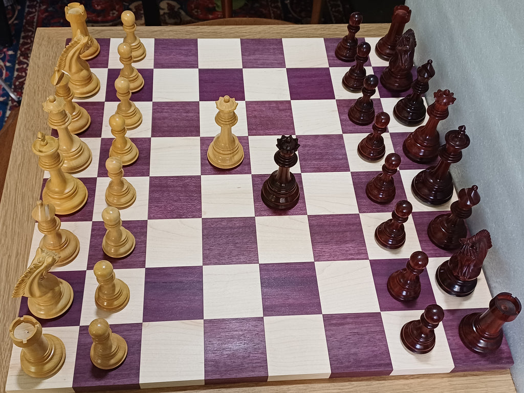Ajedrez de Lujo Tilted Knight 4.5" | Rosewood (Padauk Africano) y Boj | Royal Chess Mall | Impecable!